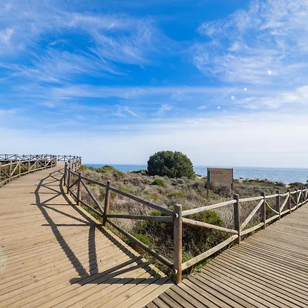 Cubo's Cabopino Apartment Marbella