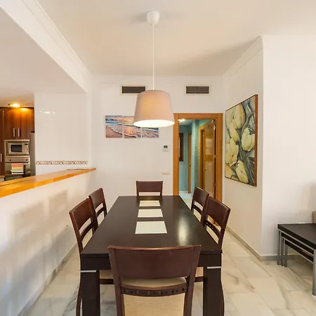 Appartamento Cubo's Cabopino Marbella
